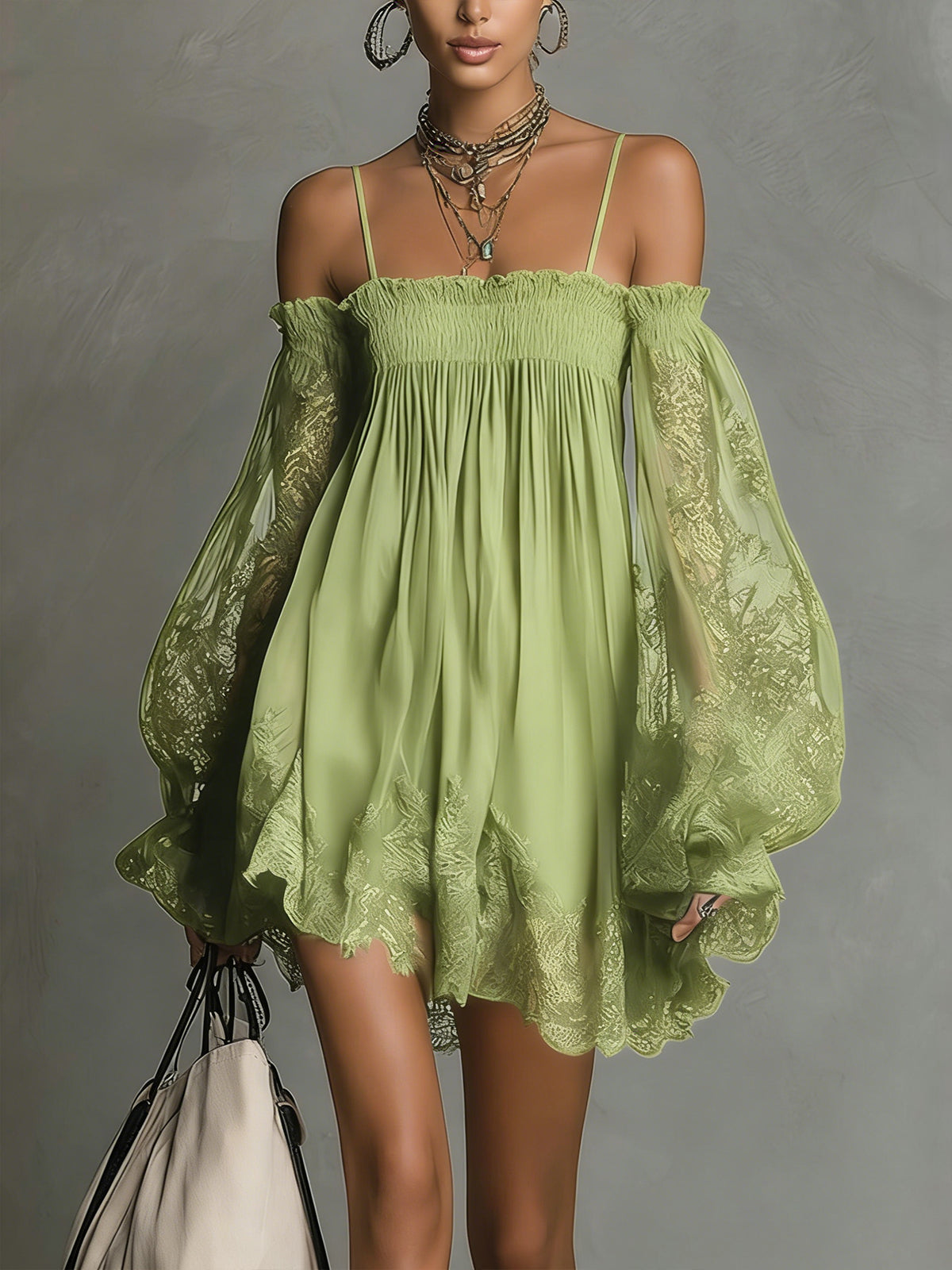 ROBE COURTE NAOMI À MANCHES TRANSPARENTES